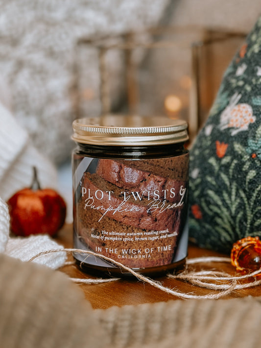 Aromatic Spiced Pumpkin Bread Candle With Plot Twists Scent