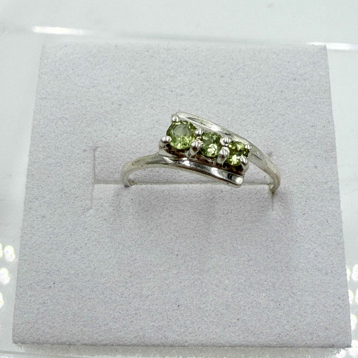 Sterling Silver Triple Circle Peridot Ring – Size 5