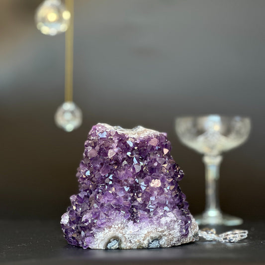 Uruguayan Amethyst Geode Cave with Agate – 2.8 lb, 4.5 Inches