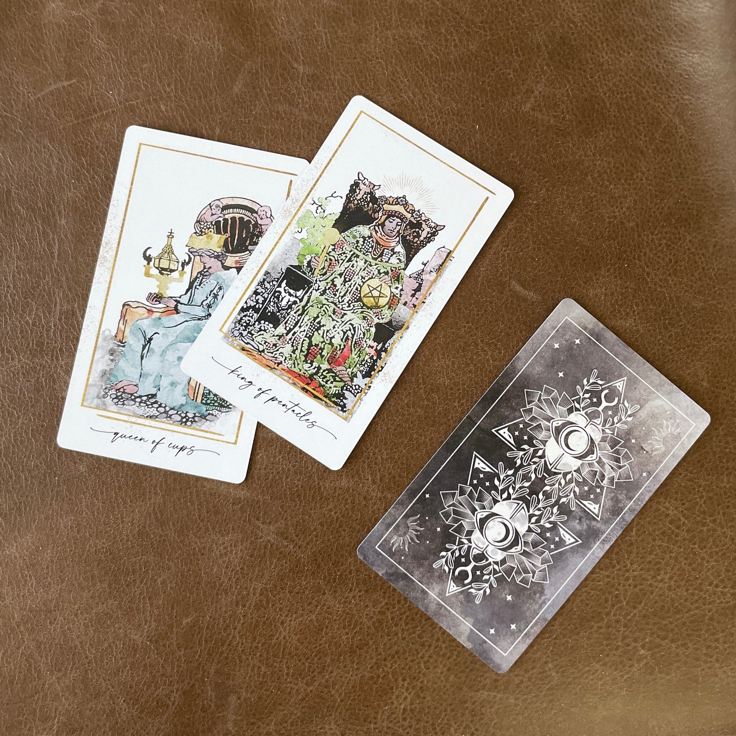 Modern Hue Tarot Deck: Reimagined Rider-Waite Watercolors