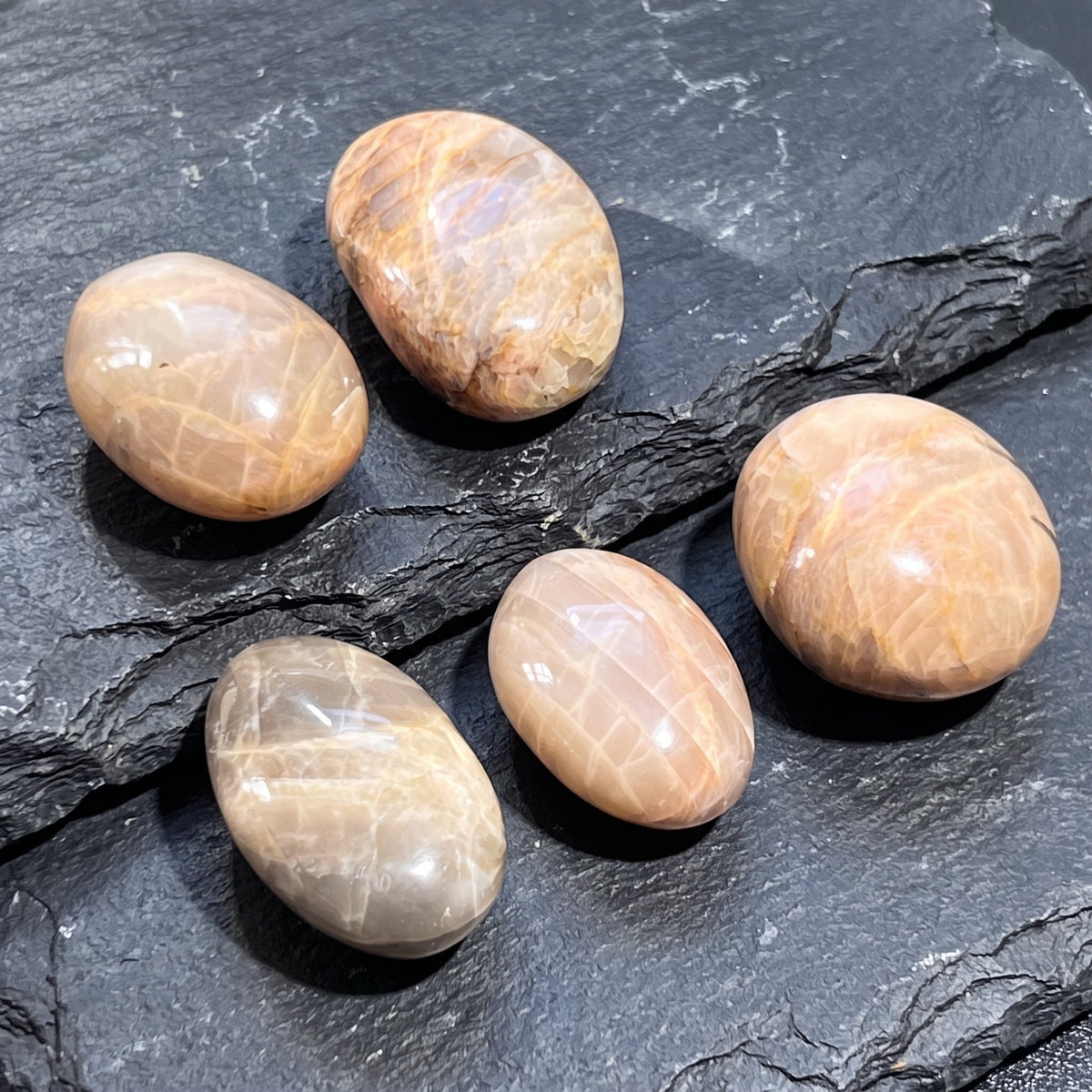2.5–3" Flashy Peach Moonstone Palm Stone – product gallery image