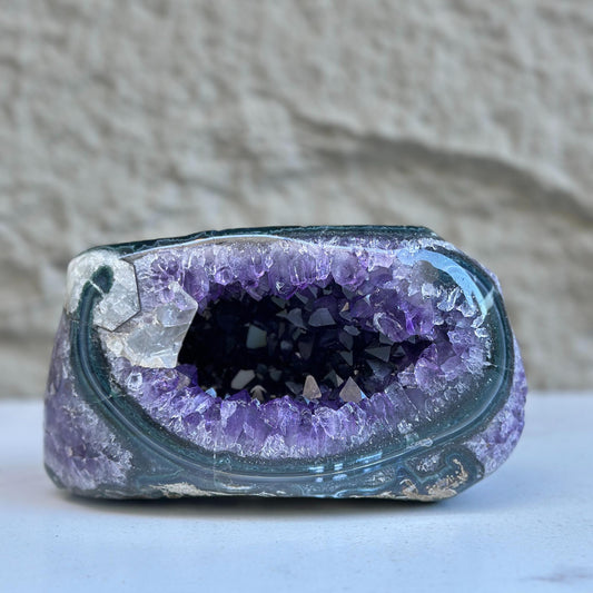 Uruguayan Amethyst & Agate Geode – 7 lb, 8 x 5 Inches