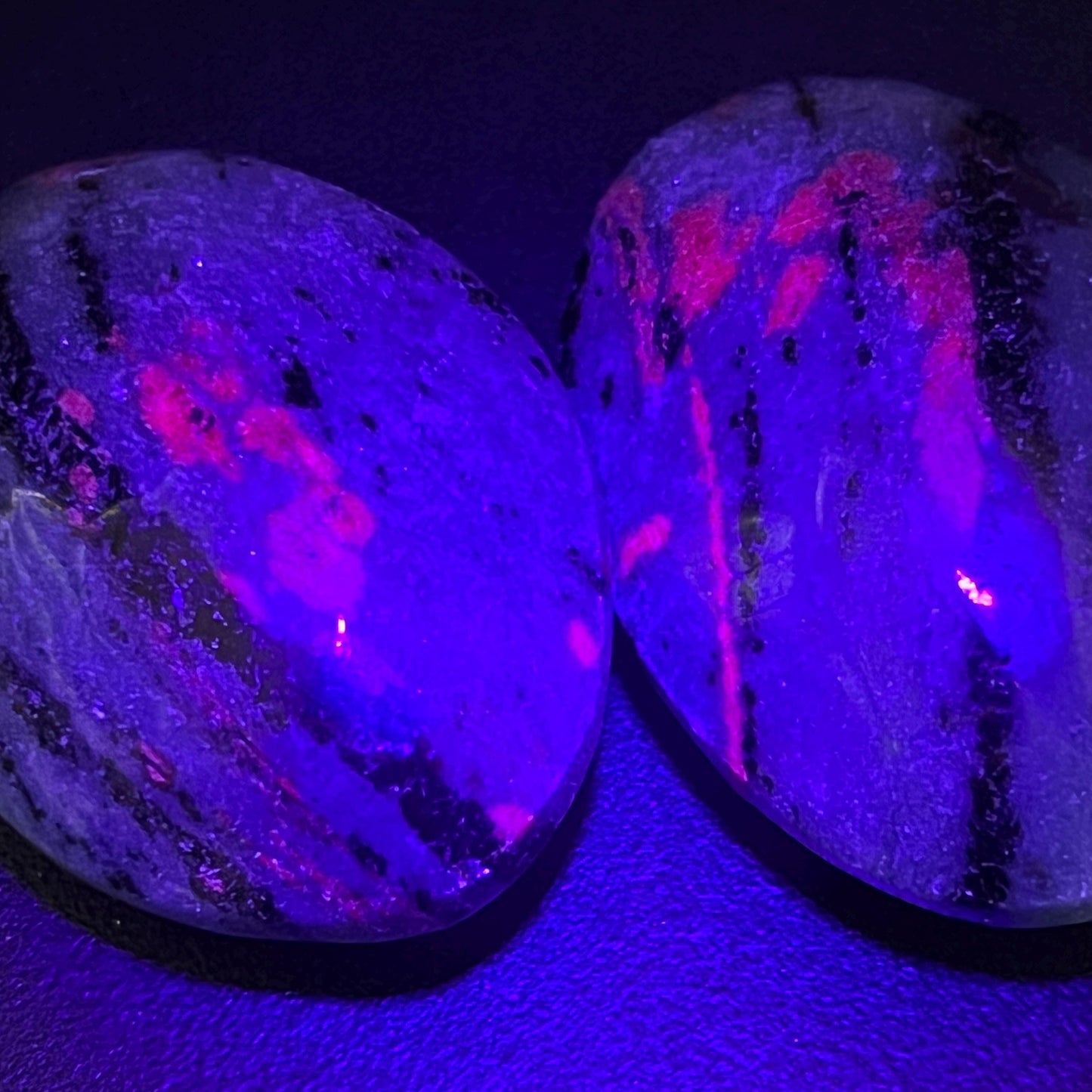 Ruby Zoisite Anyolite Crystal Palm Stones (UV Reactive) Carving