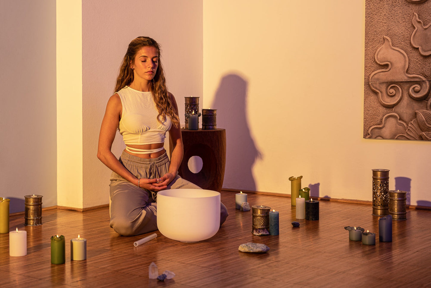 12" White-Frosted Crystal Singing Bowl, Note D4, Sacral Chakra