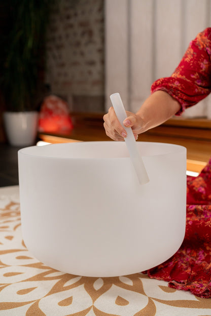 16" White-Frosted Crystal Singing Bowl, Note C3, Root Chakra 432hz