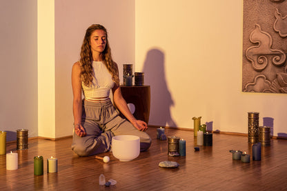 8" White-Frosted Crystal Singing Bowl, Note F4, Heart Chakra