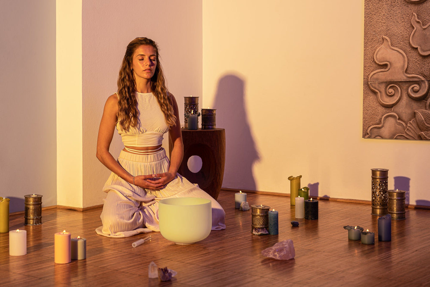 10" Emerald Crystal Singing Bowl, Note F4, Heart Chakra