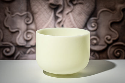 10" Emerald Crystal Singing Bowl, Note F4, Heart Chakra