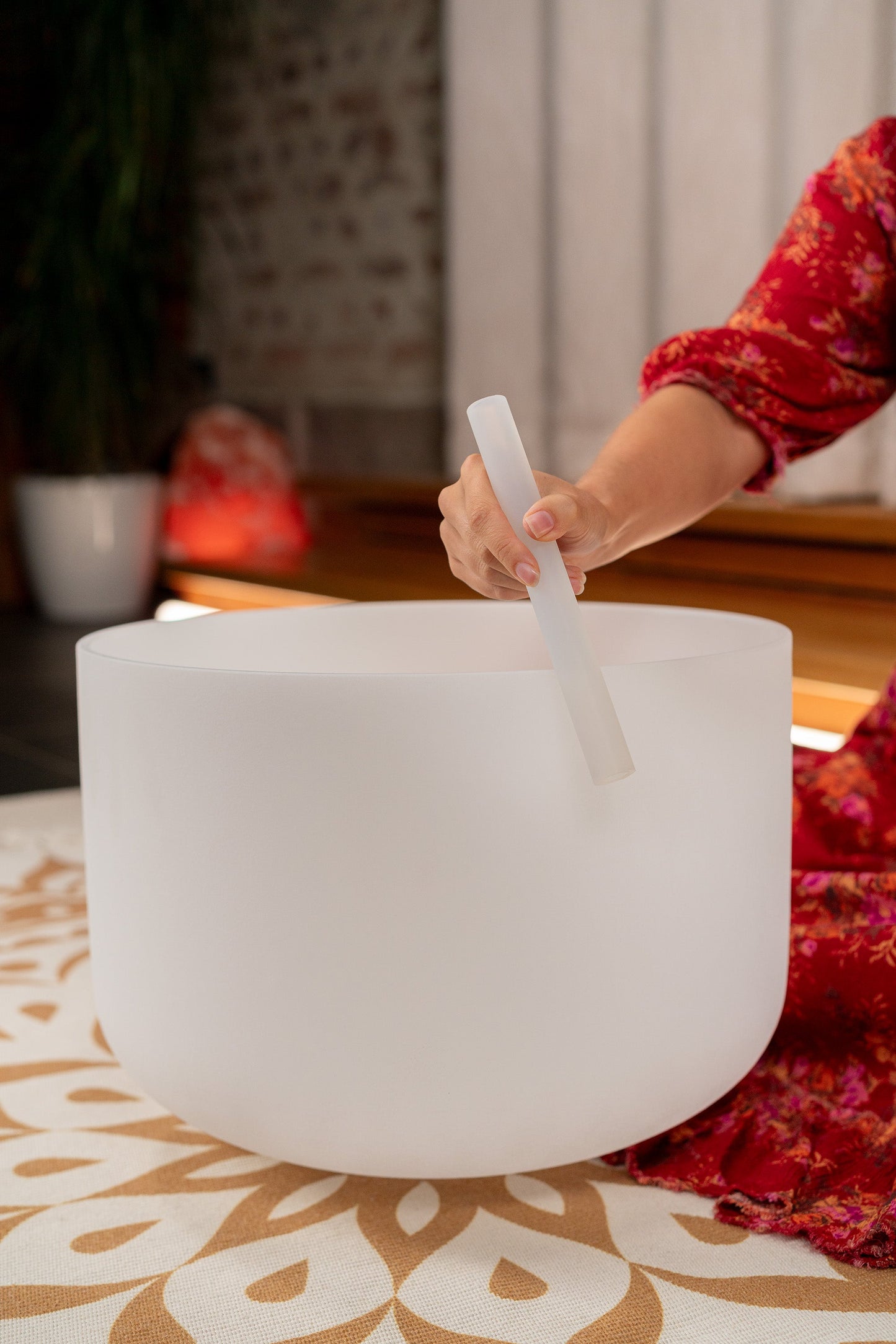 16" White-Frosted Crystal Singing Bowl, Note D3, Sacral Chakra 440hz