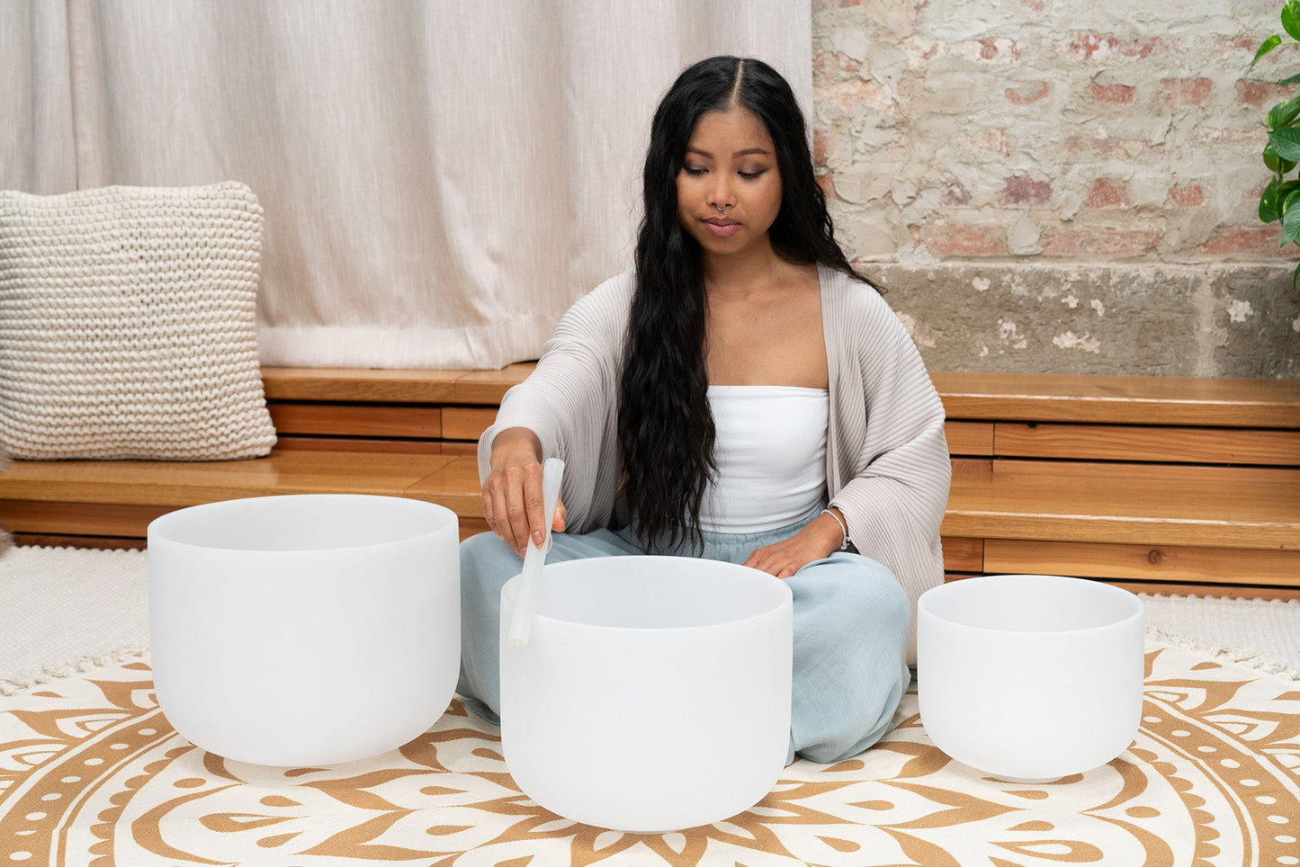 3-Piece White-Frosted Crystal Singing Bowl Set, G4/E4/C4, 432 Hz
