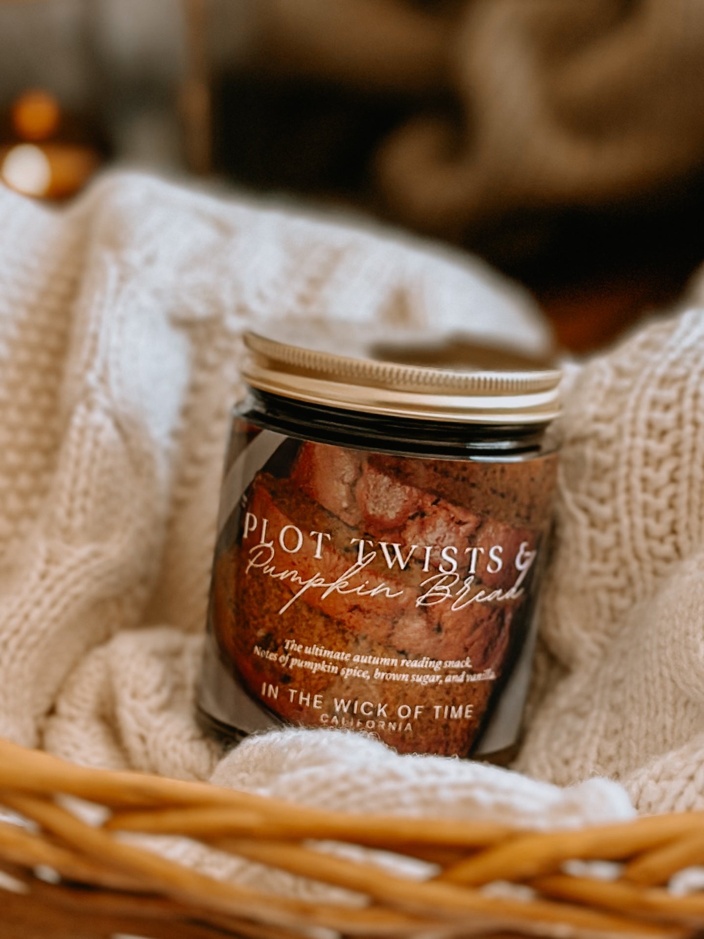 Aromatic Spiced Pumpkin Bread Candle With Plot Twists Scent