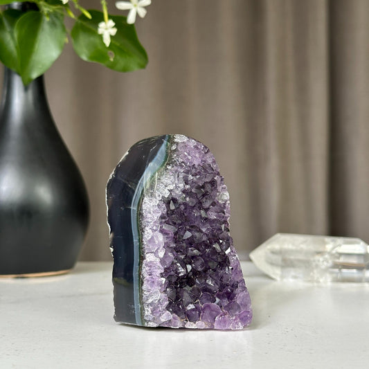 Uruguayan Amethyst Geode with Base – 303g, 3.5 Inches