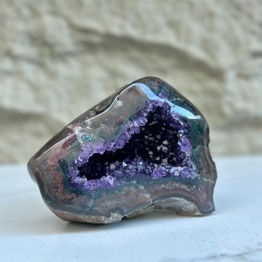 Uruguayan Amethyst & Agate Geode – 5.5 lb, 7 Inches