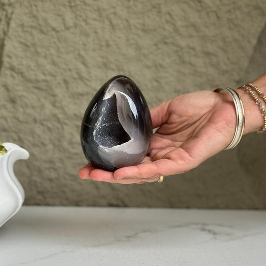 Uruguayan Amethyst, Agate & Quartz Geode Cave – 1.9 lb, 4.5 Inches