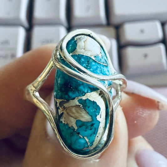 Turquoise Flowing-Design Sterling Silver Ring – Size 6