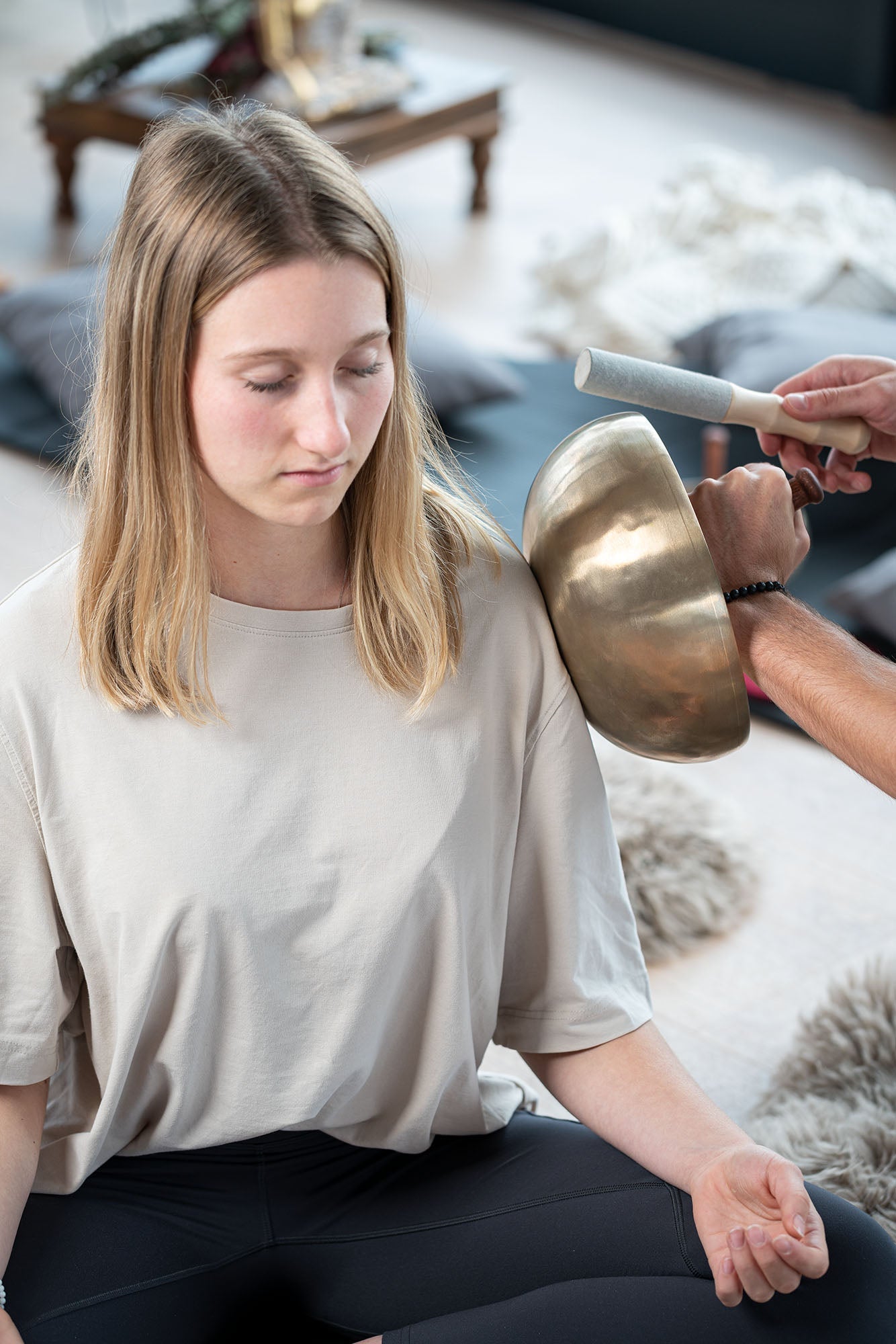 Singing Bowl Suction Holder, Medium