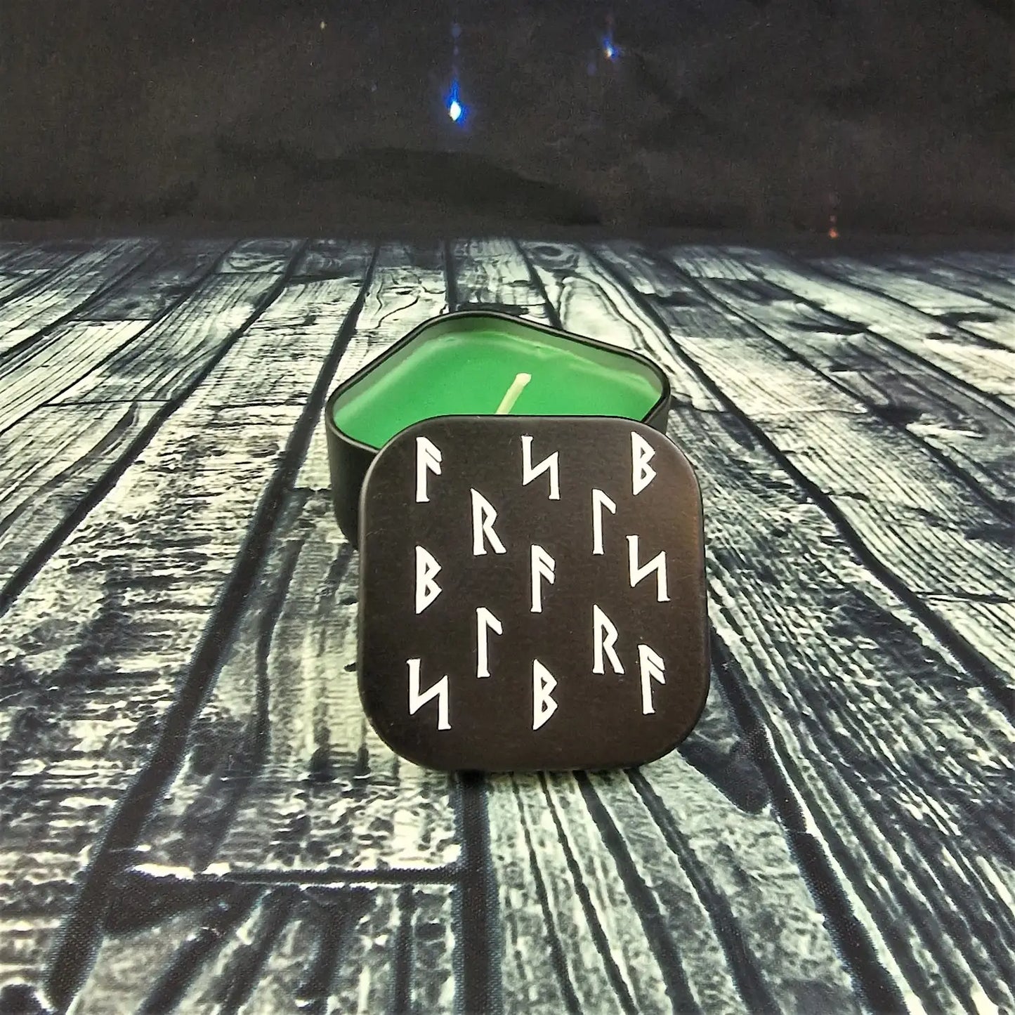 Handmade Idunn's Apple Rune Candle - Apple Cinnamon Scent